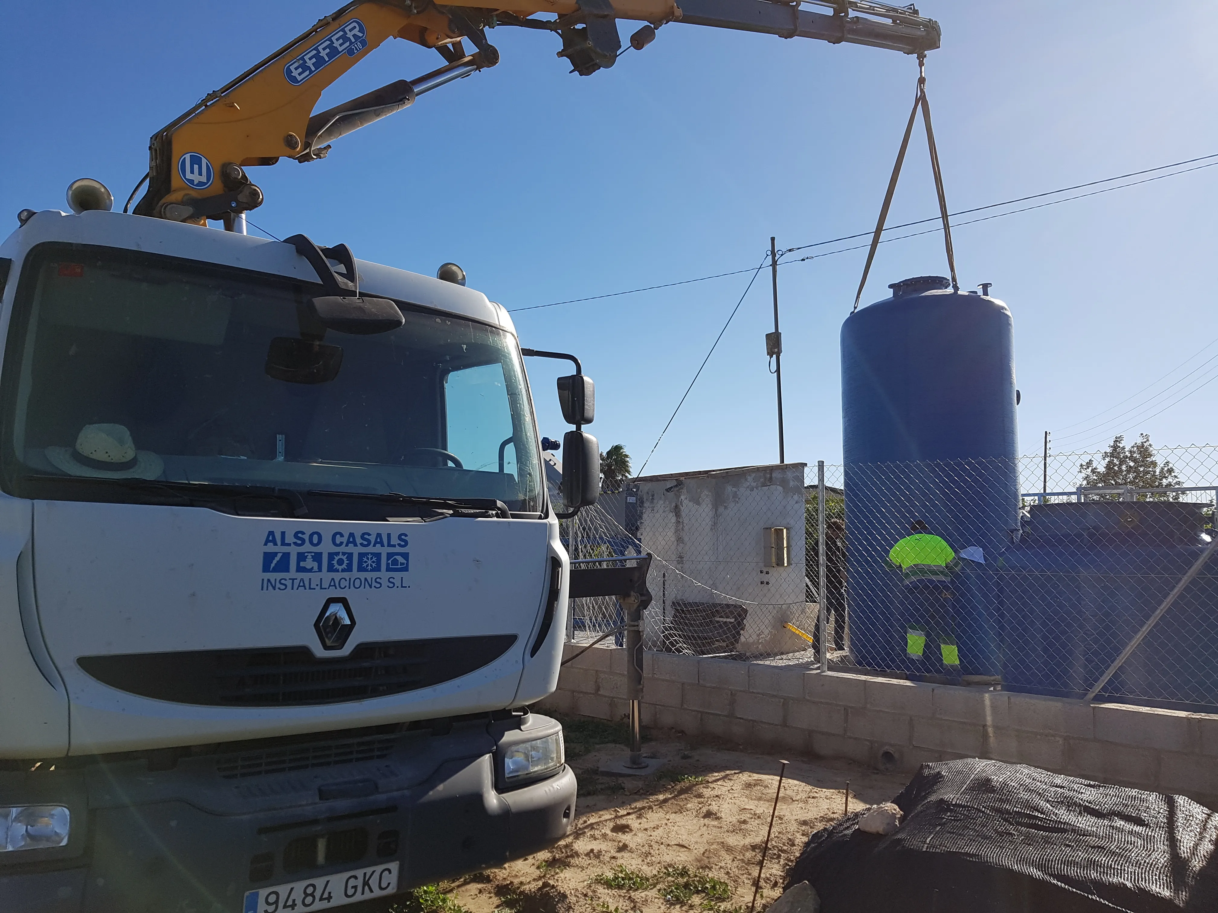 Instal·lació de diposits per a planta depuradora